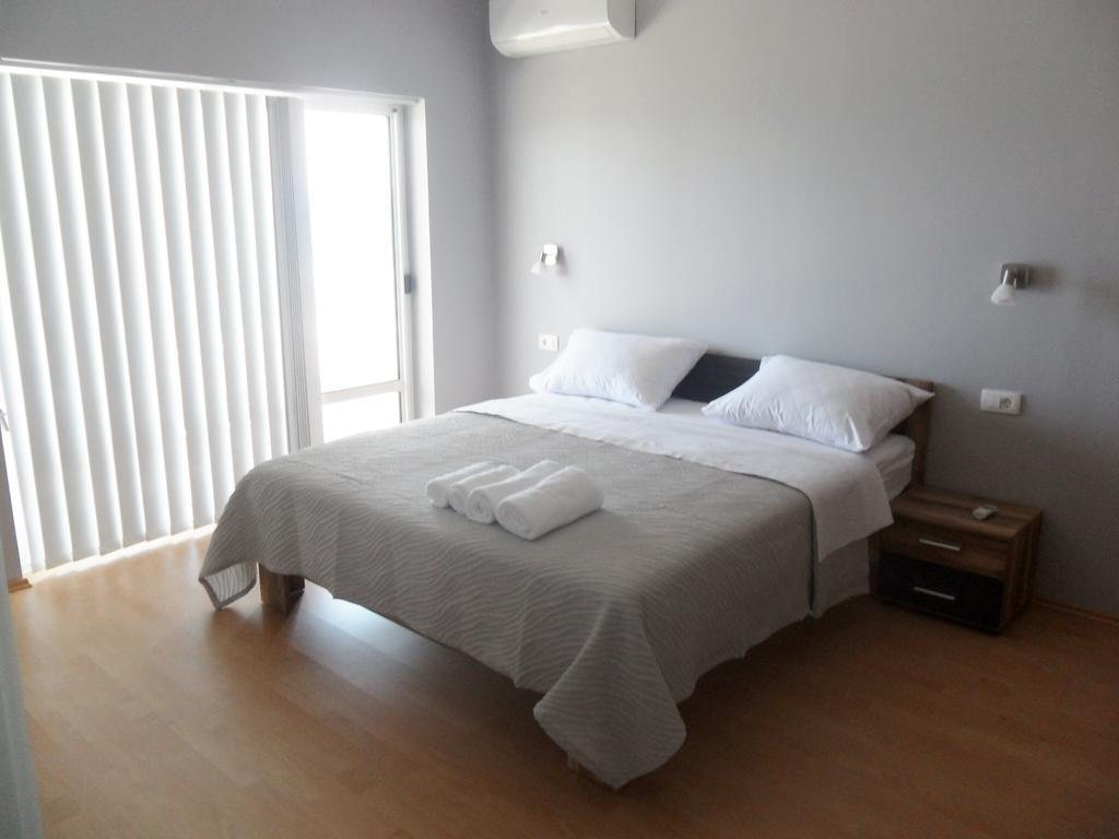 Beachside Apartments Znjan Split Room photo